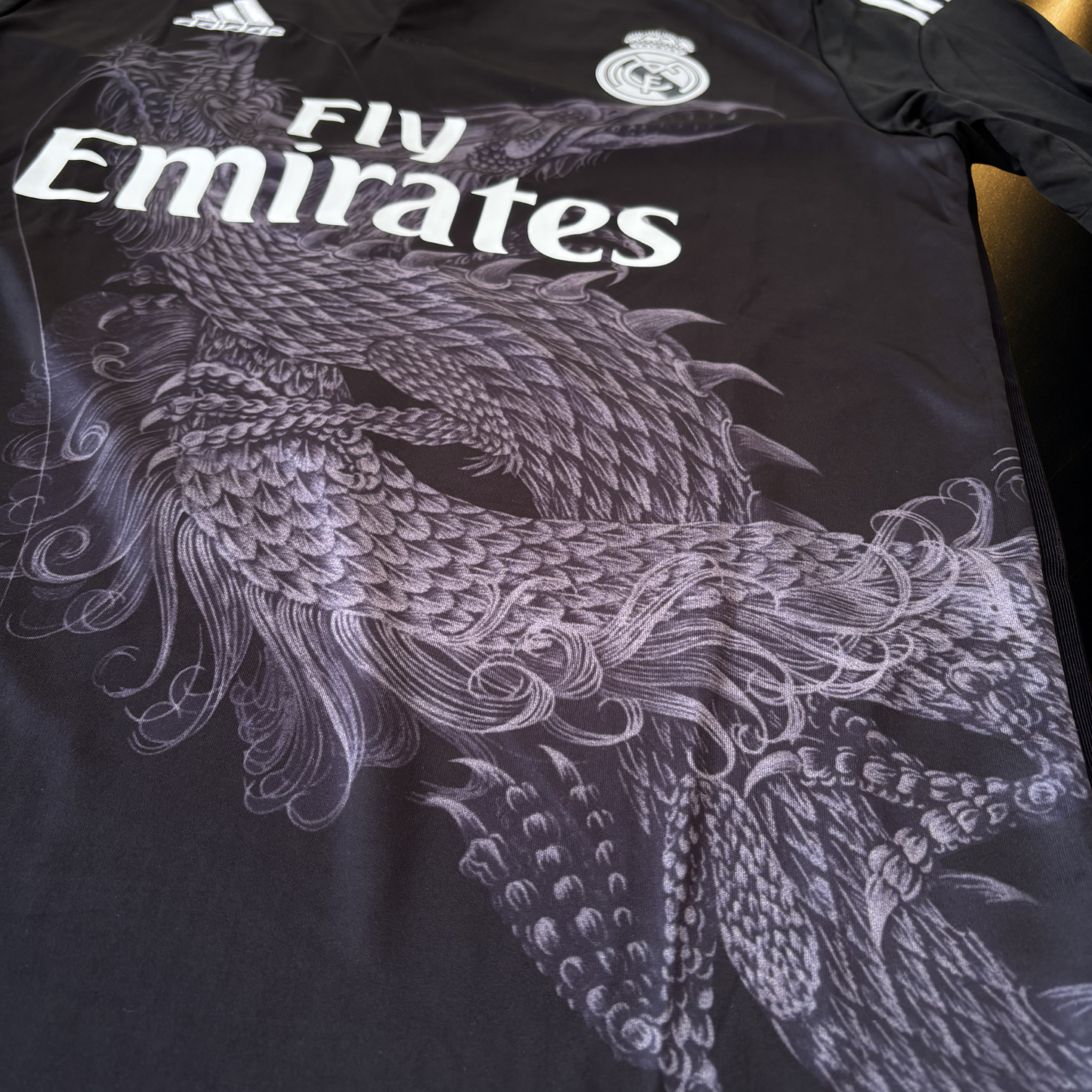 Jersey Real Madrid Manga Larga 2014/15 Edición Especial Dragon